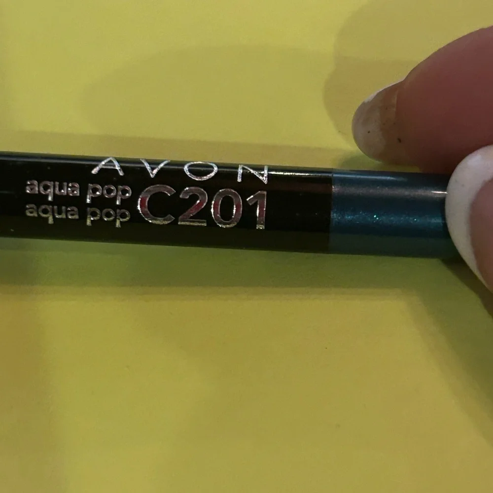 Avon Mega Impact Eyeliner Aqua Pop